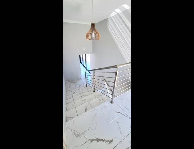 3 BEDROOM TOWNHOUSE FOR SALE IN HARTENBOS HEUWELS